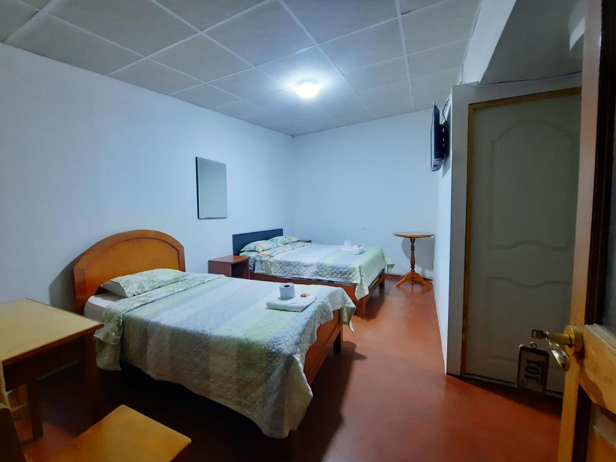 Hostal Dulzura Caraz Luaran gambar